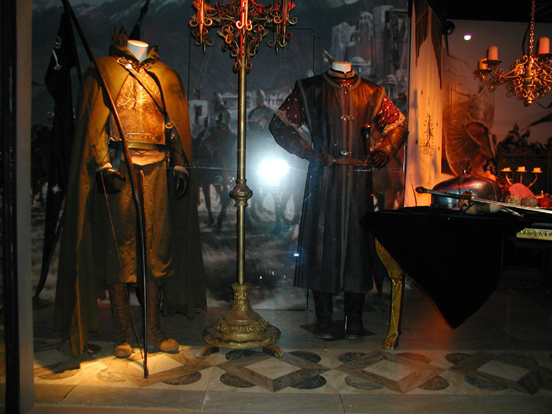 Minas Tirith Costumes - 800x600, 106kB
