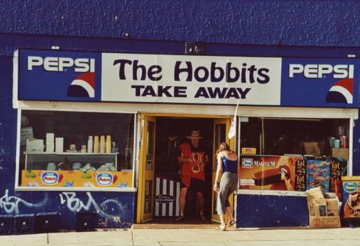 Oz Fastfood: The Hobbits Take Away - 515x352, 33kB