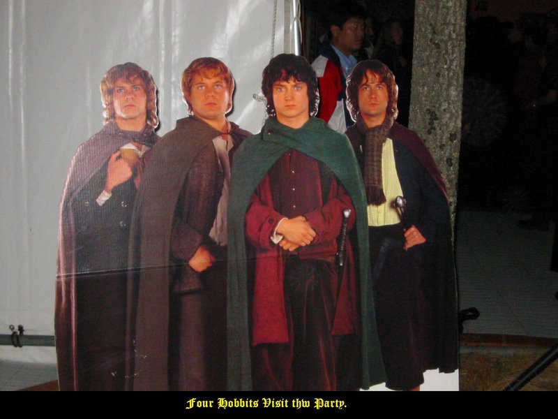 Four Little Hobbits, all in a row - 800x600, 73kB