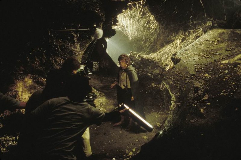 Frodo In Shelob's Lair - 800x532, 78kB