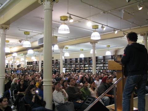 Andy Serkis Book Tour: New York City - 480x360, 32kB