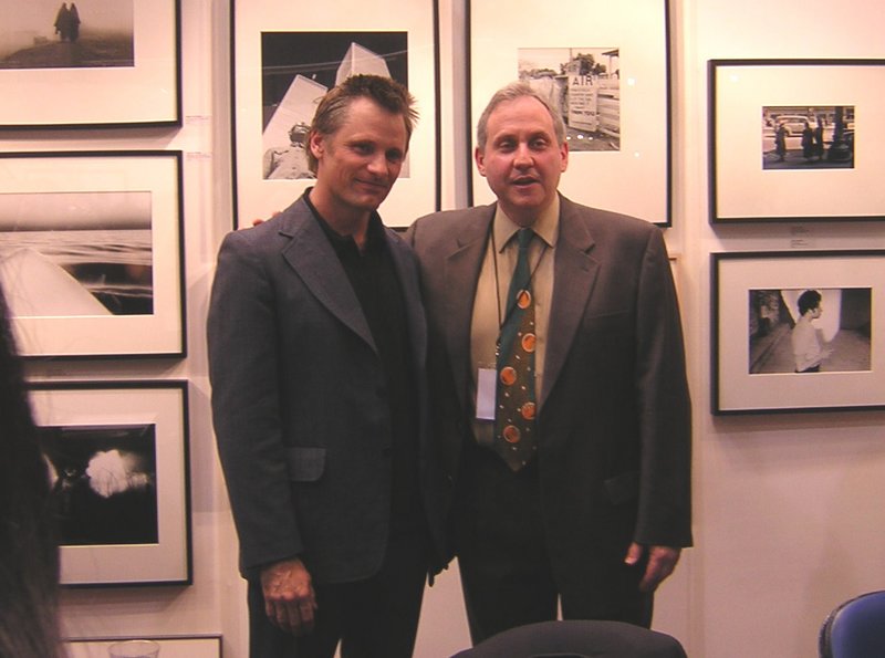 Viggo Mortensen Opens California Exhibit - 800x595, 62kB