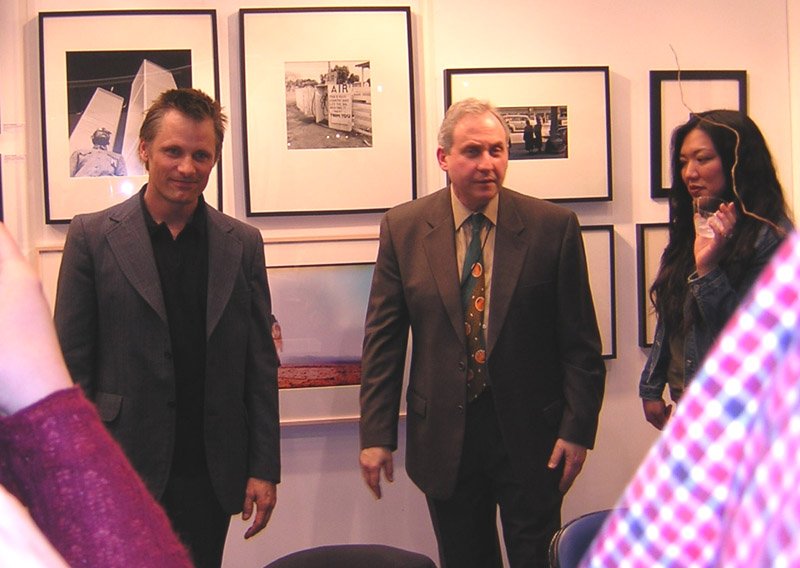 Viggo Mortensen Opens California Exhibit - 800x568, 74kB