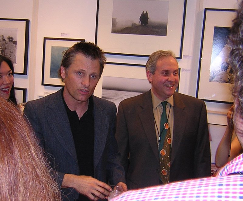 Viggo Mortensen Opens California Exhibit - 800x663, 100kB