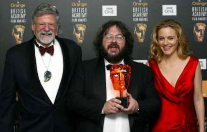 2004 BAFTA Awards - 410x262, 22kB