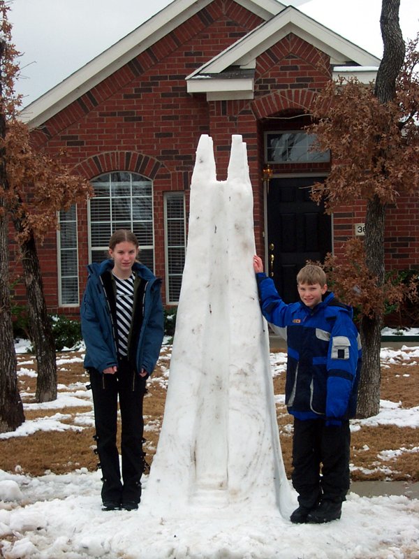Isengard Snow Sculpture - 600x800, 116kB
