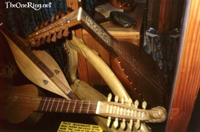 LoTR Musical Instruments - 694x458, 47kB