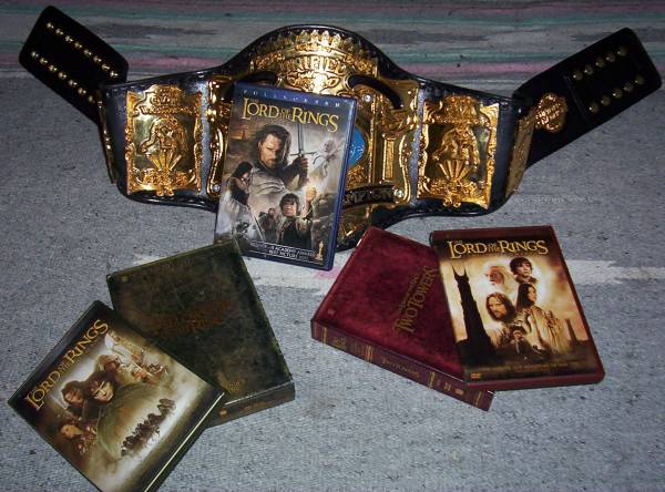 TORN Fans And Their ROTK DVD! Gallery II - 600x444, 55kB