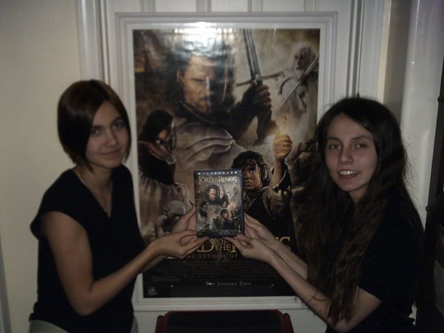 TORN Fans And Their ROTK DVD! Gallery II - 648x486, 42kB
