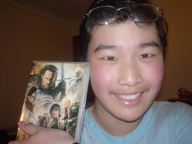 TORN Fans And Their ROTK DVD! Gallery III - 800x600, 75kB