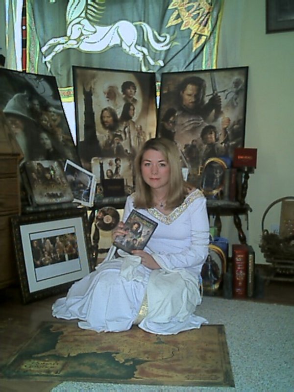 TORN Fans And Their ROTK DVD! Gallery III - 600x800, 84kB