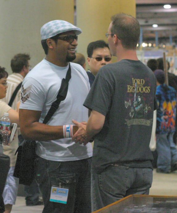Ringers: Lord of the Fans at Comic-Con 2004 - 573x689, 110kB