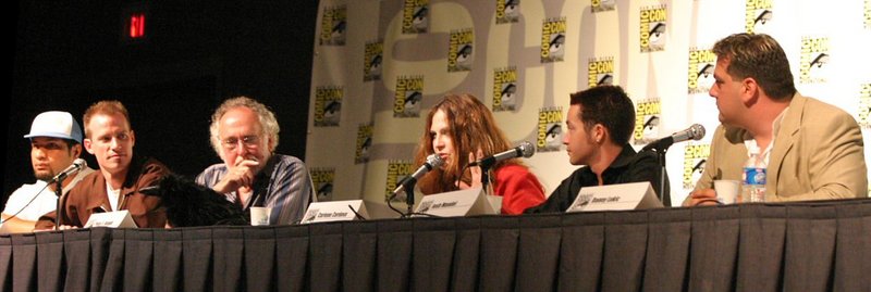 Ringers: Lord of the Fans at Comic-Con 2004 - 800x269, 72kB