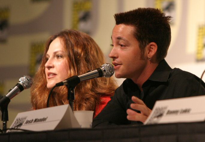 Ringers: Lord of the Fans at Comic-Con 2004 - 684x473, 91kB