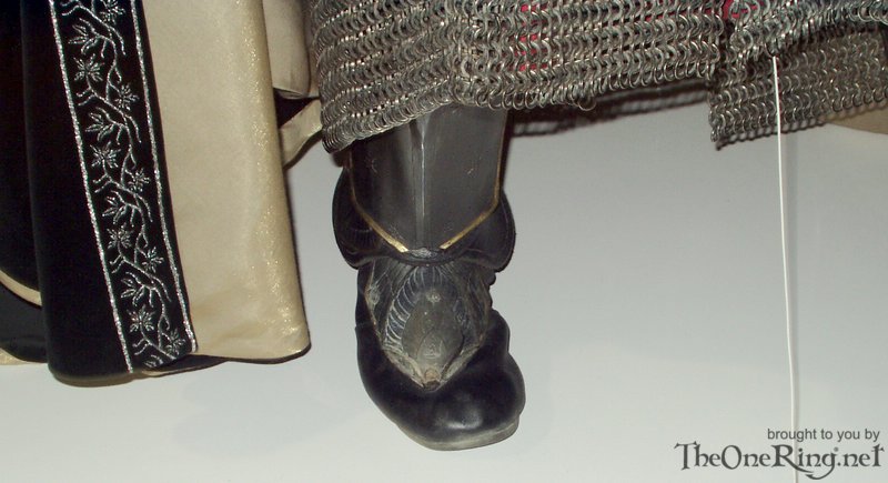 King Elessar's Costume - Boots - 800x435, 65kB