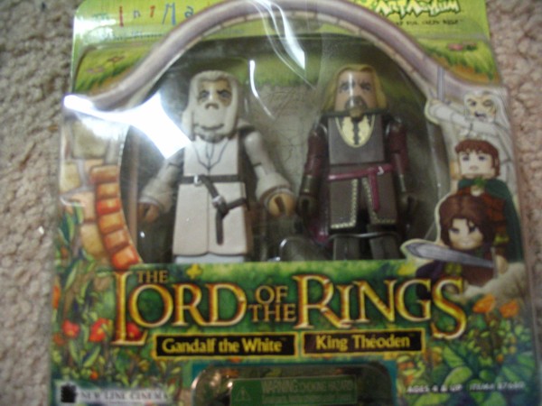 Gandalf and Theoden Minimates - 600x450, 67kB