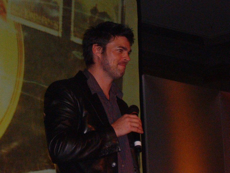 Karl Urban, up close and personal - 800x600, 94kB