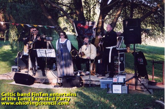 A Long Expected Party 2004 - 531x352, 69kB