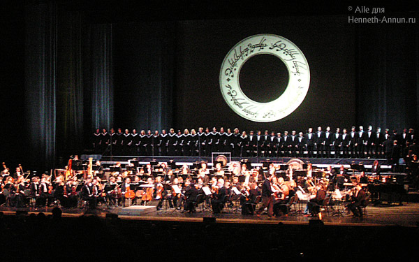 Howard Shore Symphony in Moscow - 600x375, 88kB