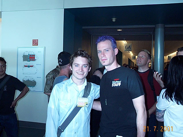 Elijah Wood and Quickbeam at Comic-Con 2001 - 640x480, 73kB