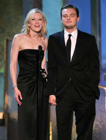 Screen Actors Guild Awards 2005 - 341x450, 14kB