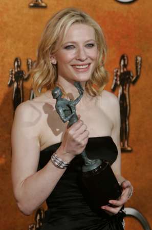 Screen Actors Guild Awards 2005 - 297x450, 14kB