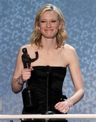 Screen Actors Guild Awards 2005 - 321x409, 19kB