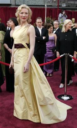 Oscars 2005 - 246x409, 20kB