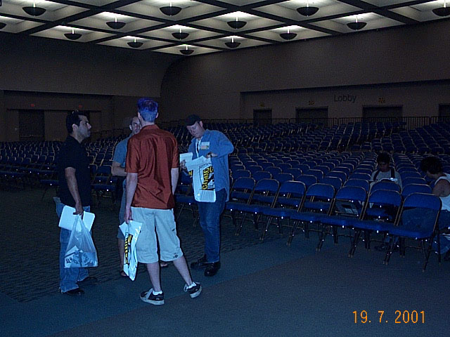 TORn Helpers at Comic-Con 2001 - 640x480, 81kB