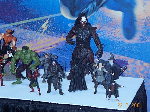 Toy Biz Action Figures at Comic-Con 2001 - 640x480, 93kB