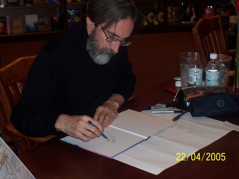 John Howe Book Signing: Kitchener, Ontario - 800x600, 68kB
