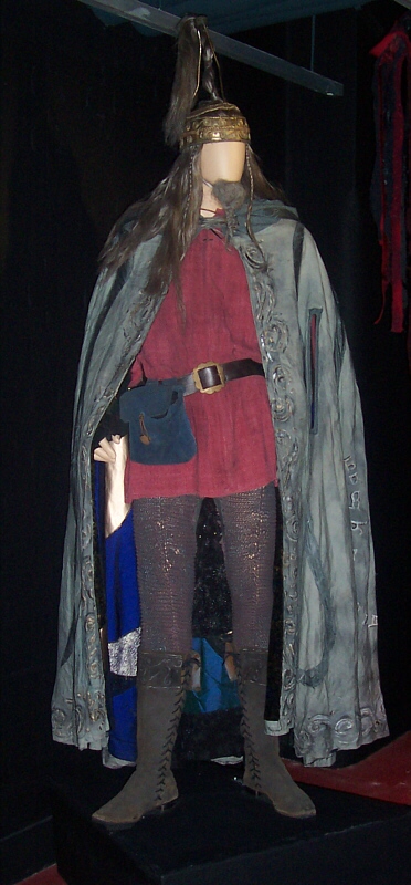 Hobbit Play Costumes - 372x800, 132kB