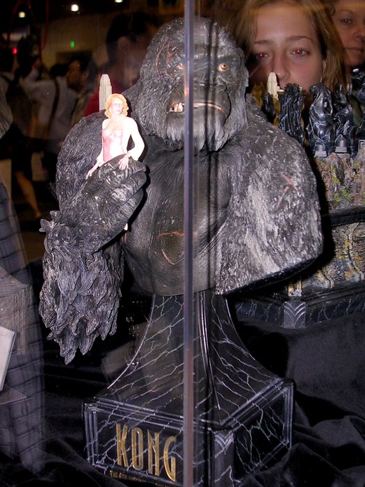 Comic-Con 2005: King Kong Goodies - 525x700, 101kB