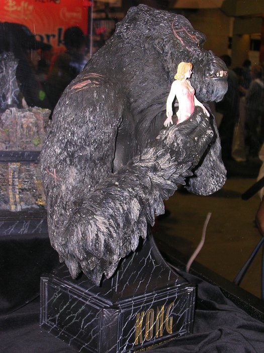 Comic-Con 2005: King Kong Goodies - 525x700, 99kB