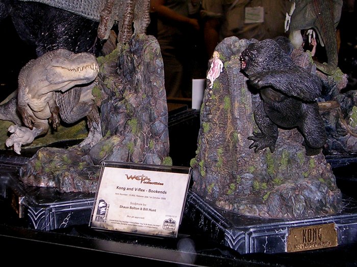 Comic-Con 2005: King Kong Goodies - 700x525, 111kB