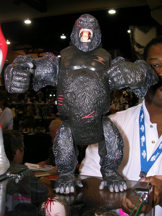Comic-Con 2005: King Kong Goodies - 525x700, 92kB