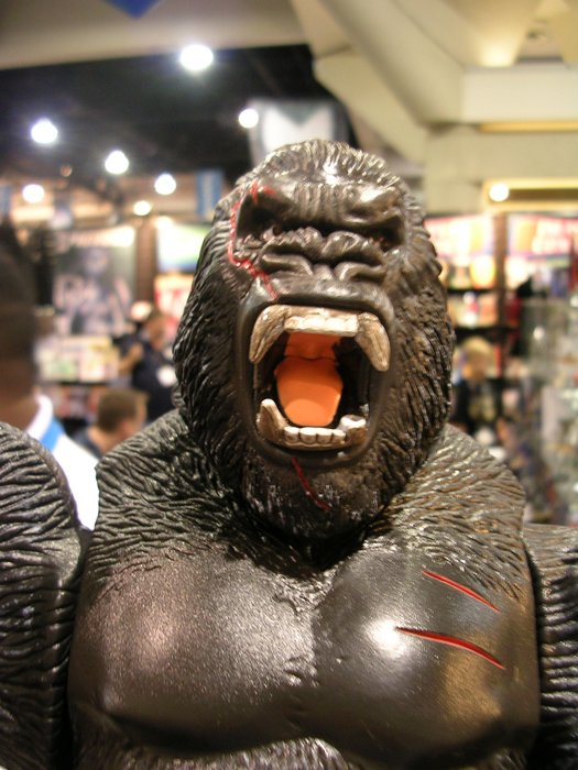 Comic-Con 2005: King Kong Goodies - 525x700, 80kB