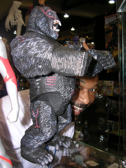 Comic-Con 2005: King Kong Goodies - 525x700, 100kB