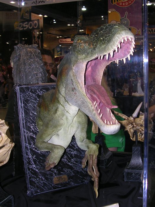 Comic-Con 2005: King Kong Goodies - 525x700, 90kB