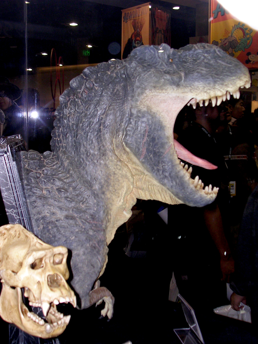 Comic-Con 2005: King Kong Goodies - 525x700, 297kB