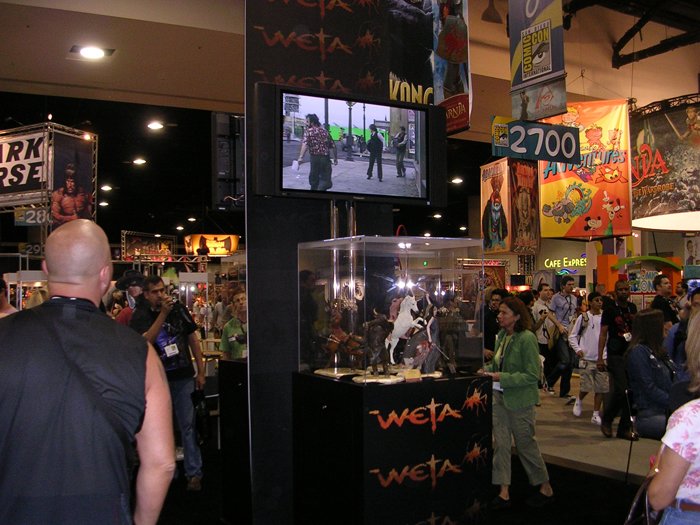 Comic-Con 2005: King Kong Goodies - 700x525, 83kB