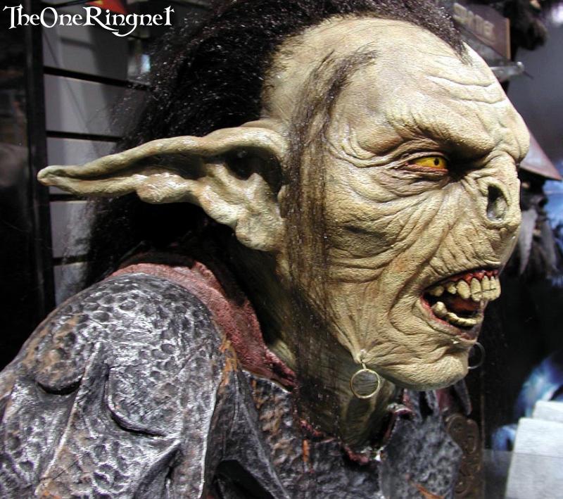 Moria Goblin Sideshow Toy Bust at Comic-Con 2001 - 800x709, 109kB