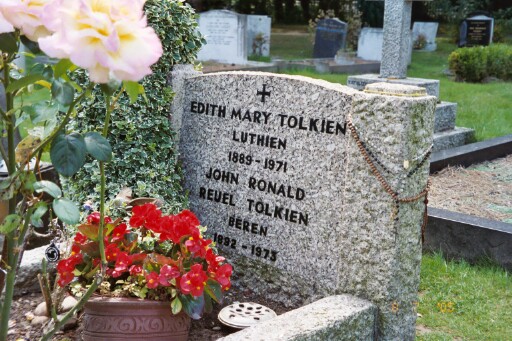 Tolkien 2005 Images - 512x341, 118kB