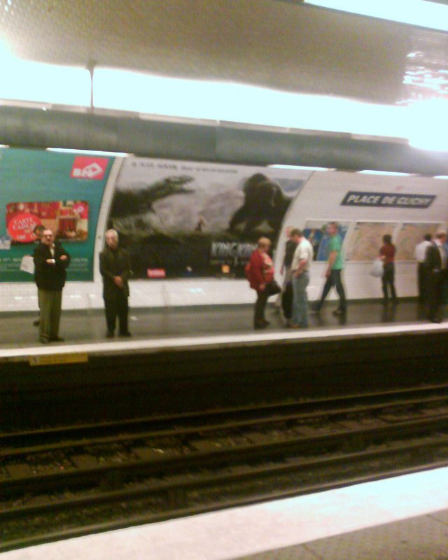 Vs. Quad Spotted in Paris Underground - 640x800, 69kB