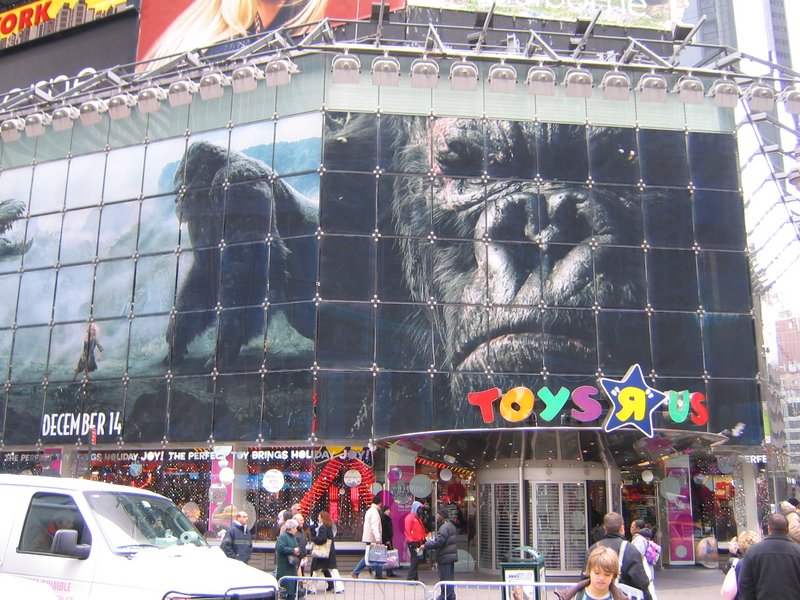 King Kong Premiere: New York, New York - 800x600, 145kB