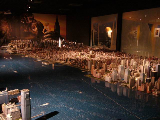 The Japanese King Kong Exhibition - 640x480, 69kB