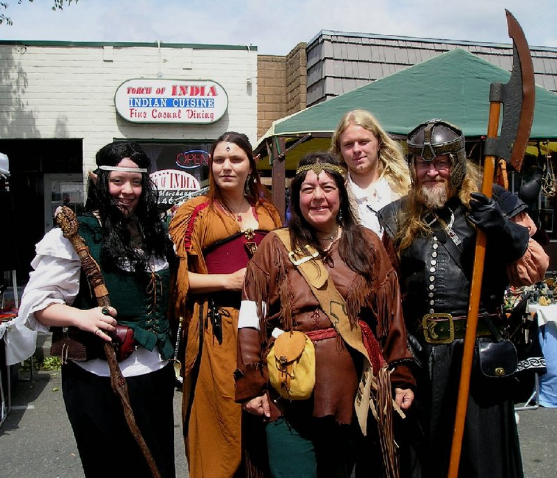 Vacaville’s Middle Earth Festival 2006 - 800x686, 155kB