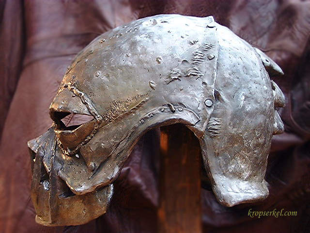 Side View Of Orc's Helmet - 640x480, 86kB
