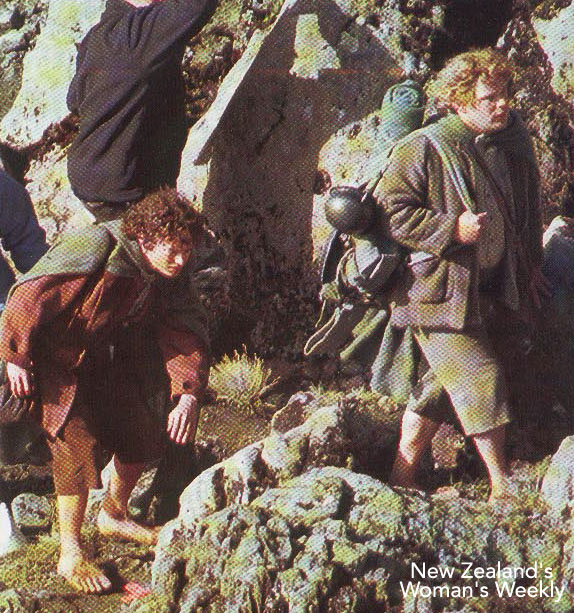 Sam and Frodo in Emyn Muil - 574x613, 142kB