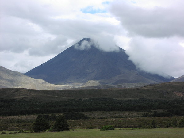 New Zealand: Mount Doom - 600x450, 43kB